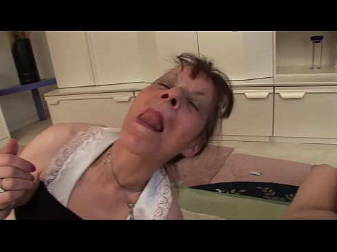 ❤️ Dy gjyshe dhe një gjysh kanë një treshe ❤ Vetëm porno tek ne ❌️