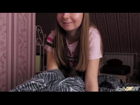 ❤️ Blondie thith thellë BFF-në e saj dhe merr spermë në gojën e saj ❤ Vetëm porno tek ne ❌️